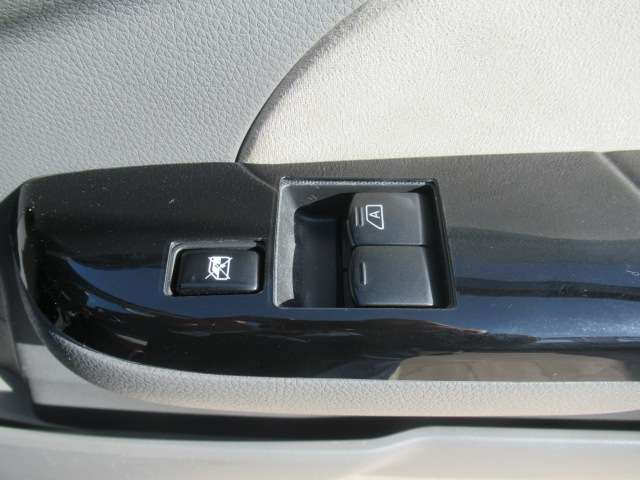 U00048458761_33_001.jpg