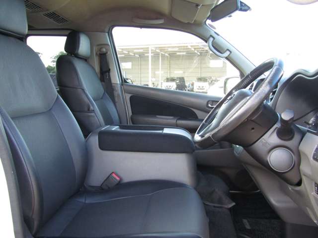 U00047273151_32_001.jpg