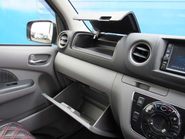 U00048290487_52_001.jpg