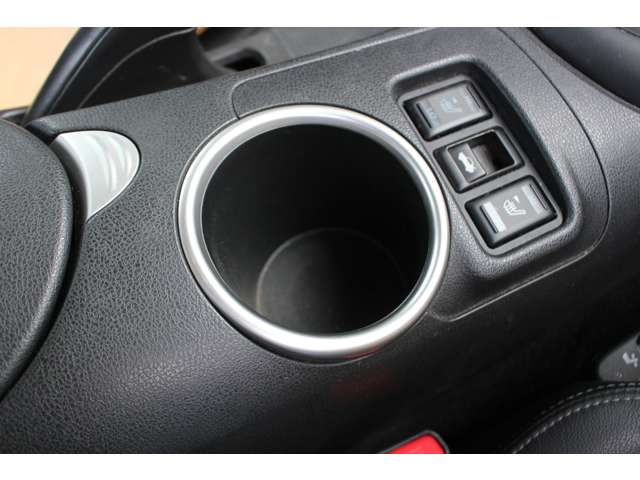 UJ0048577074_75_001.jpg