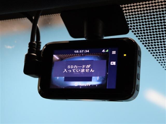 UJ0048544596_13_001.jpg