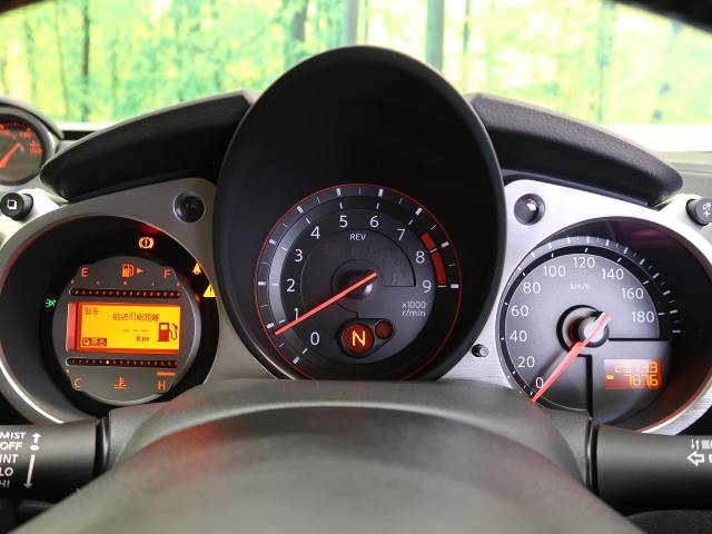 UZ0048292776_33_001.jpg