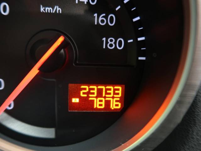 UZ0048292776_35_001.jpg