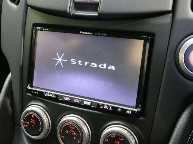 UZ0048292776_3_001.jpg