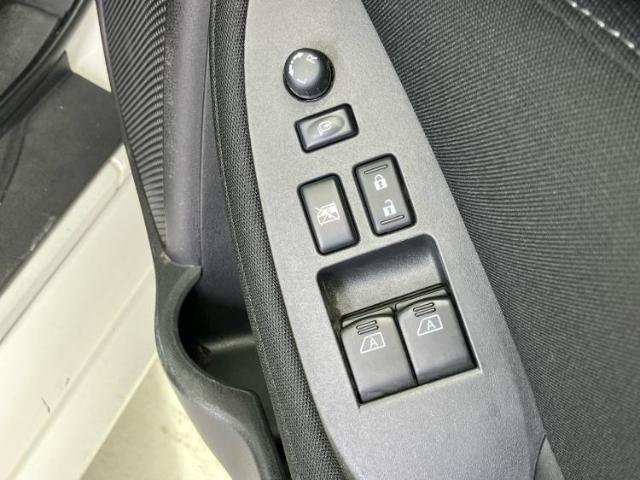 UZ0048535789_18_001.jpg