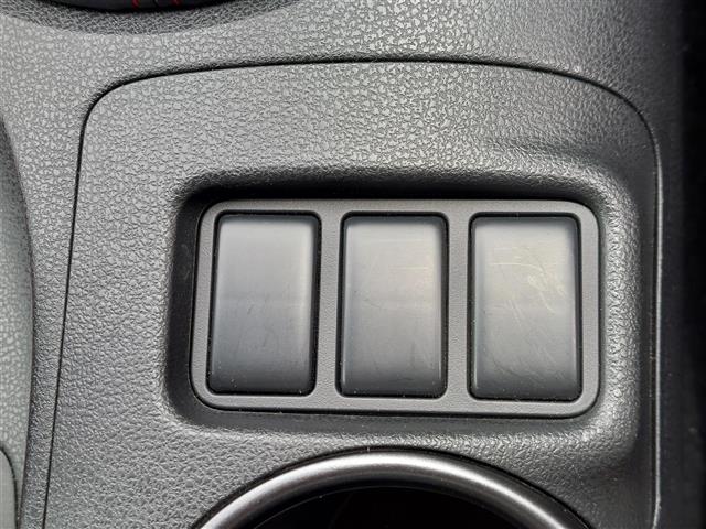 UZ0048662351_11_001.jpg