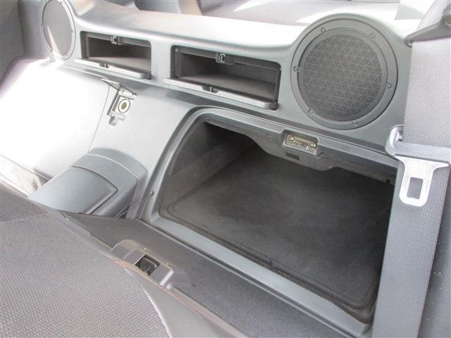 UJ0048537993_32_002.jpg