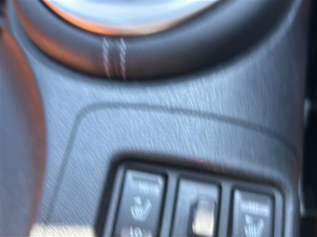 UZ0048396836_38_001.jpg