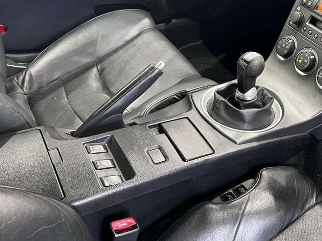 UJ0047981203_40_002.jpg