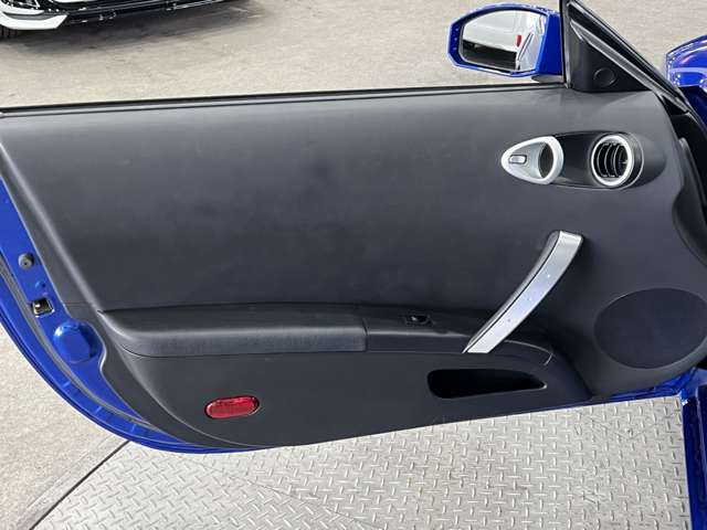 UJ0048291138_40_002.jpg