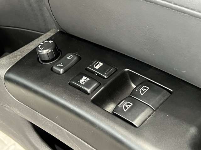 UJ0048145542_38_002.jpg