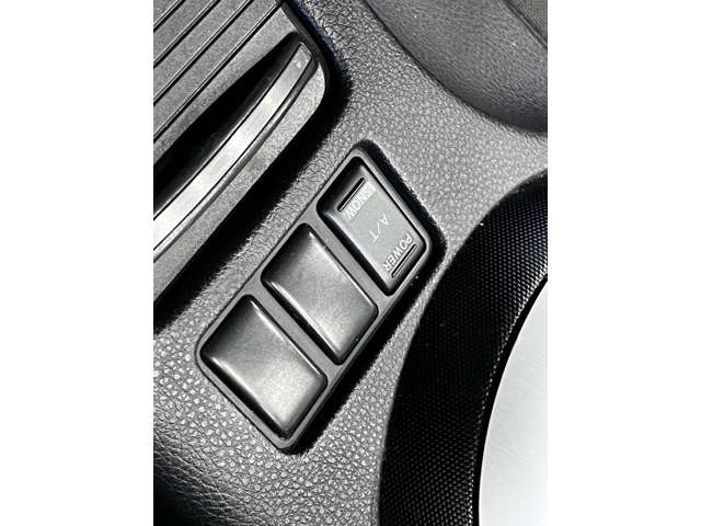 UJ0046491515_30_003.jpg
