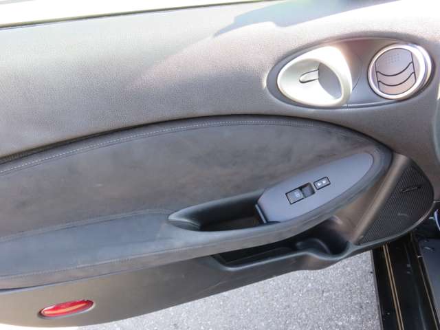 UJ0048359895_11_002.jpg