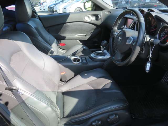 UJ0048359895_15_002.jpg