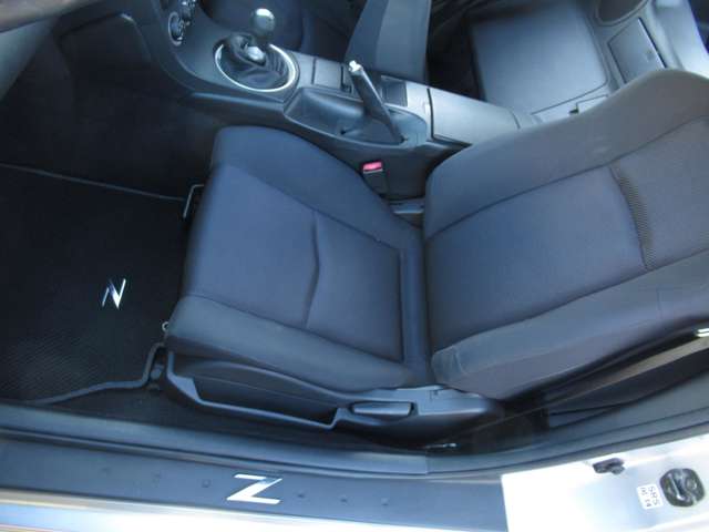 UZ0047424236_43_002.jpg