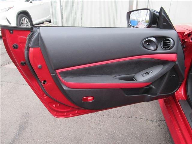 UJ0048083441_50_001.jpg