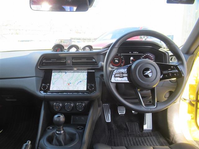 UJ0048252019_10_001.jpg