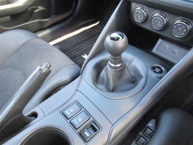 UJ0048252019_33_001.jpg