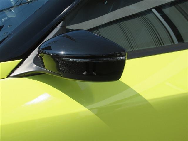 UJ0048252019_60_001.jpg