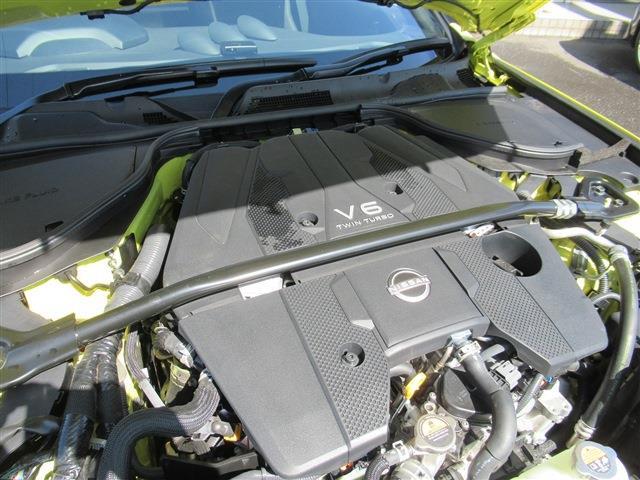 UJ0048252019_79_002.jpg