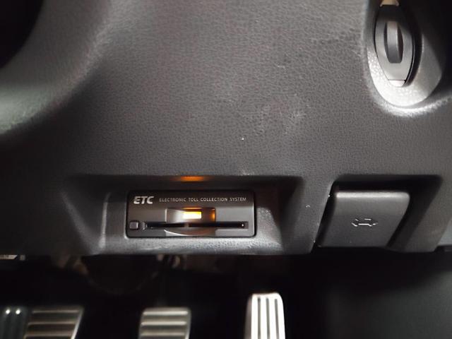UZ0047569801_14_001.jpg