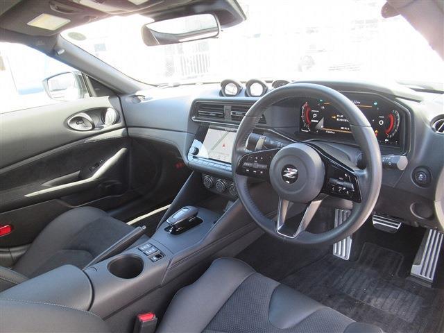 UJ0048227974_11_001.jpg