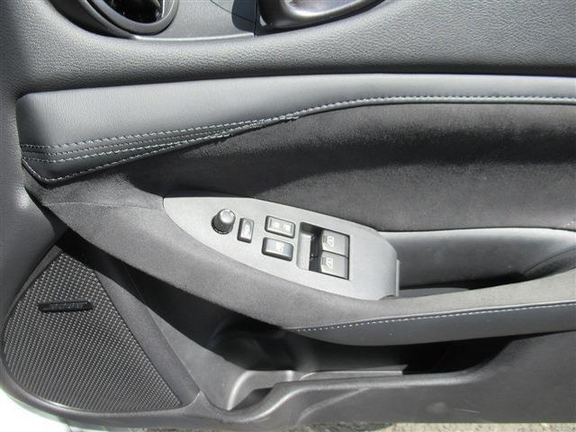 UJ0048227974_49_001.jpg