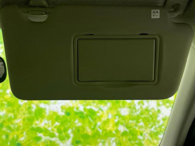 UZ0048281593_53_001.jpg