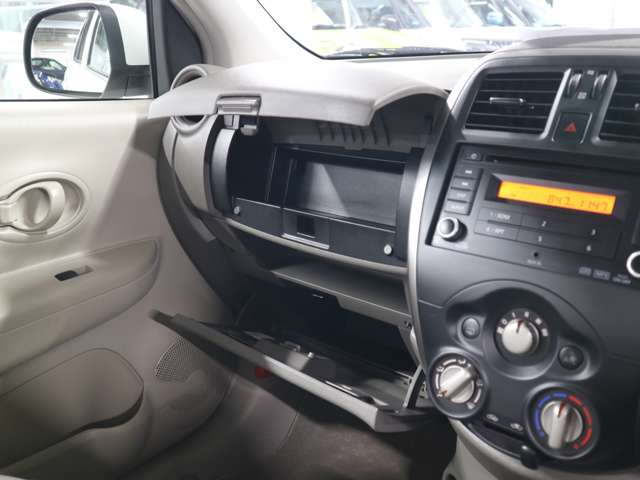 UZ0048465236_44_001.jpg