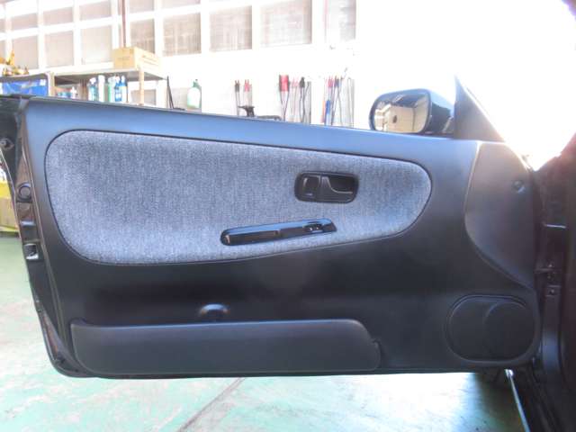 UJ0047593447_32_006.jpg