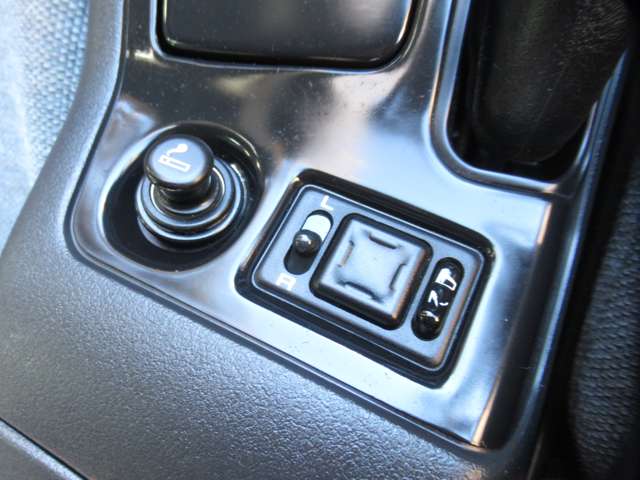 UJ0047593447_42_006.jpg