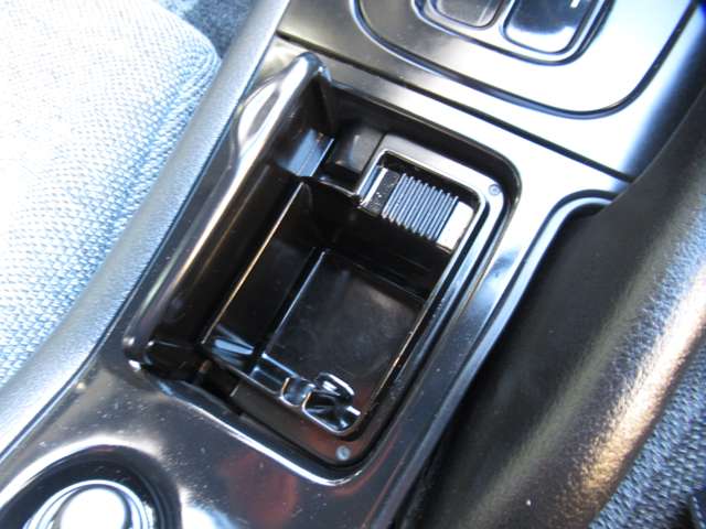 UJ0047593447_43_006.jpg
