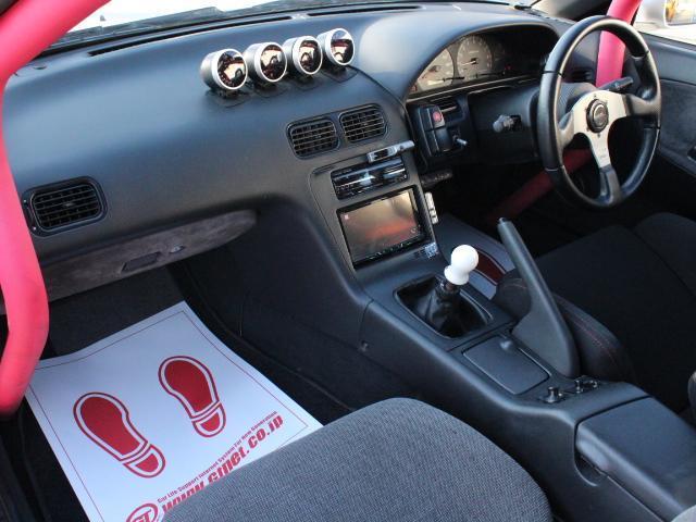 UZ0046071885_12_001.jpg