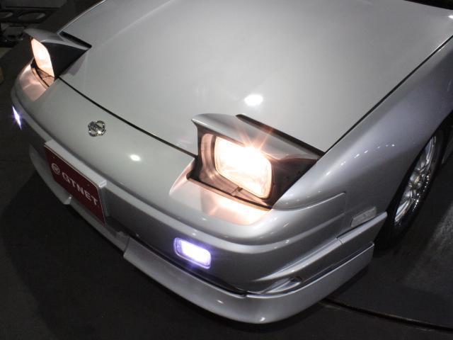 UZ0046071885_19_001.jpg