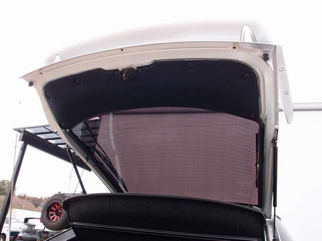 U00048285857_77_001.jpg