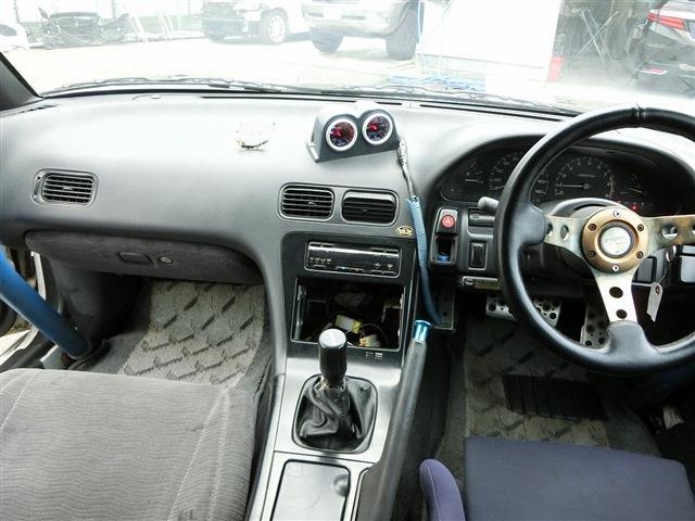 UJ0046696304_10_001.jpg