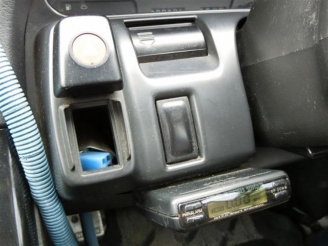 UJ0046696304_15_001.jpg
