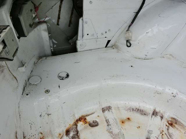 UJ0046696304_34_001.jpg