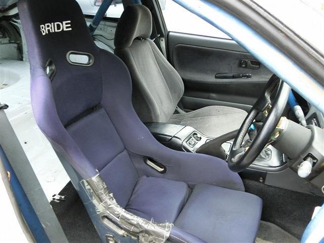 UJ0046696304_9_001.jpg