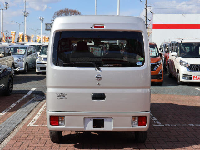 UZ0048559792_4_001.jpg