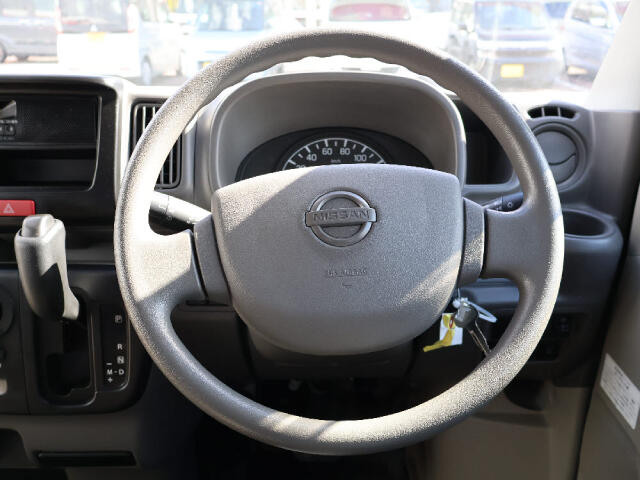UZ0048559792_7_001.jpg