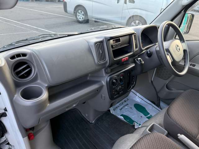 UJ0048362264_32_003.jpg