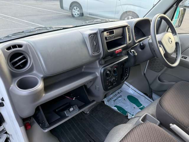 UJ0048362264_33_003.jpg
