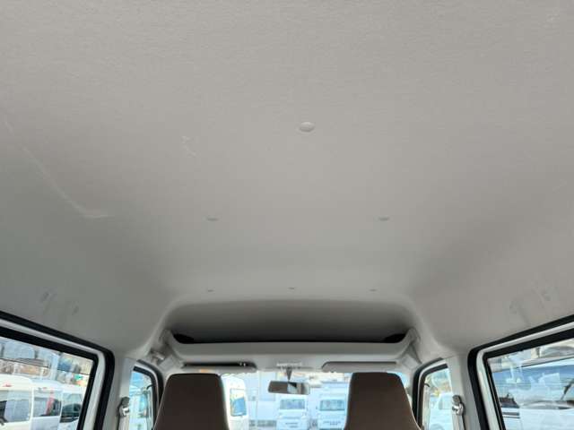 UJ0048362264_54_003.jpg