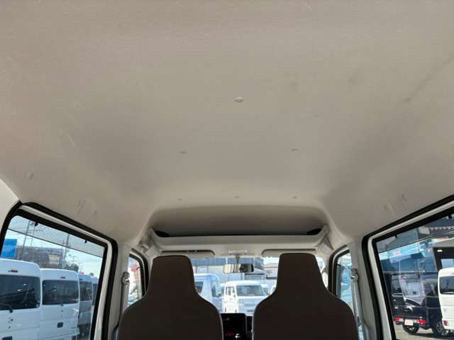 UJ0048337446_54_003.jpg