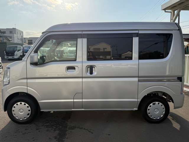 UJ0048579487_10_002.jpg