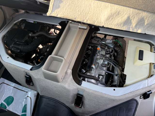 UJ0048579487_17_002.jpg