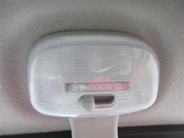 UJ0047921858_32_001.jpg