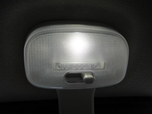 UJ0047921858_33_001.jpg