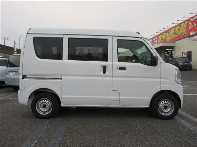 UJ0047921858_49_001.jpg